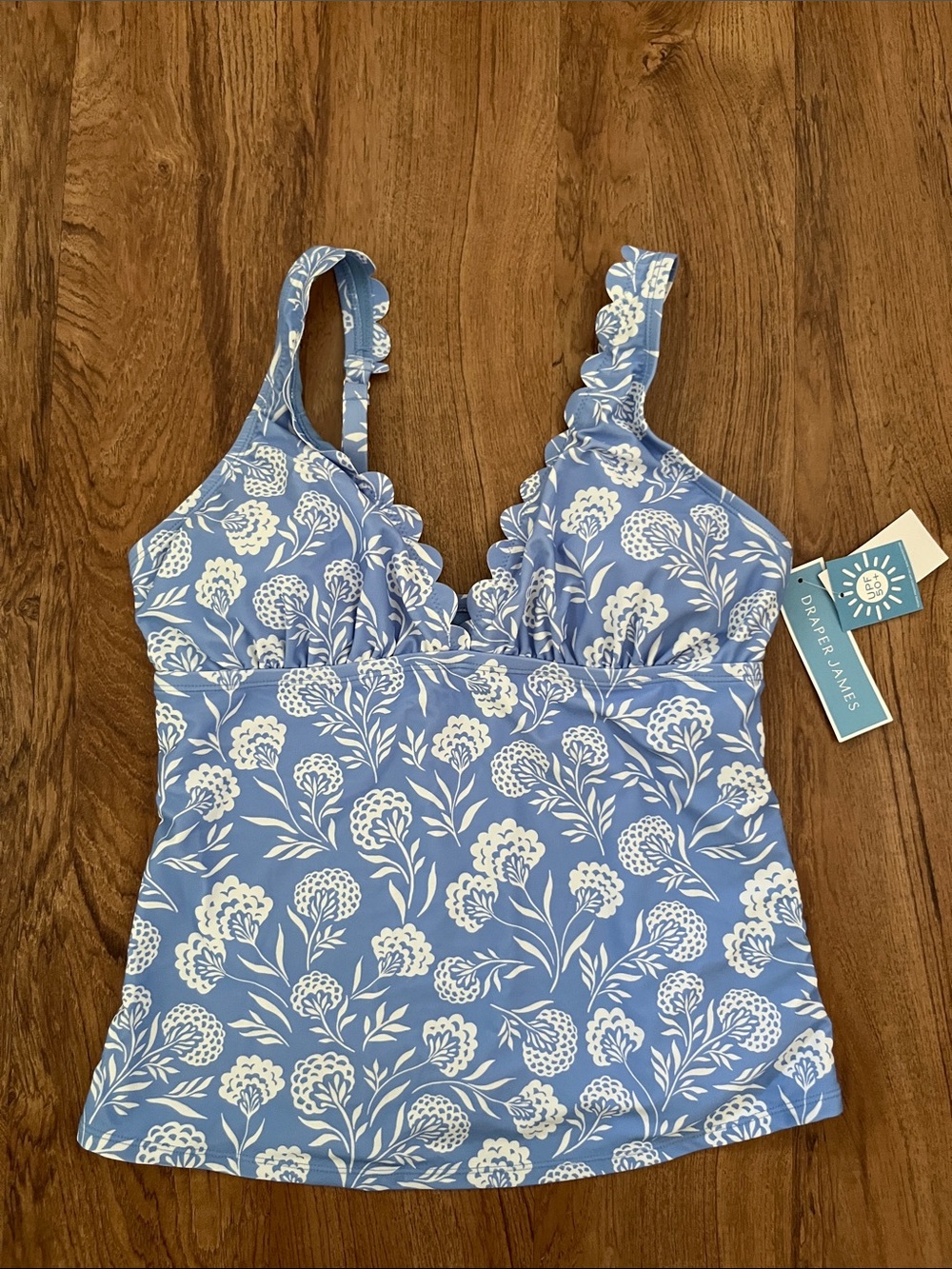 NWT Draper James Dahlia Scalloped Swim Top